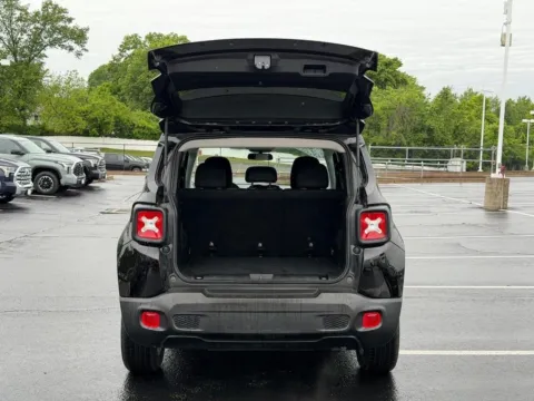 More photos of 2019 Jeep Renegade Sport at Jay Wolfe Toyota of West County, MO