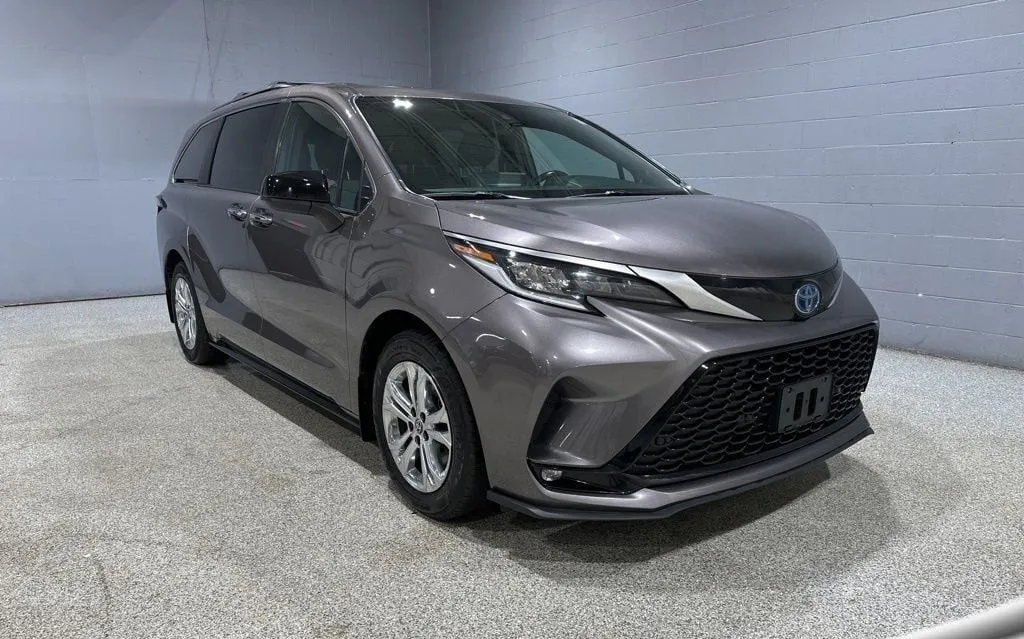 2022 Toyota Sienna Limited for sale in Ballwin, MO