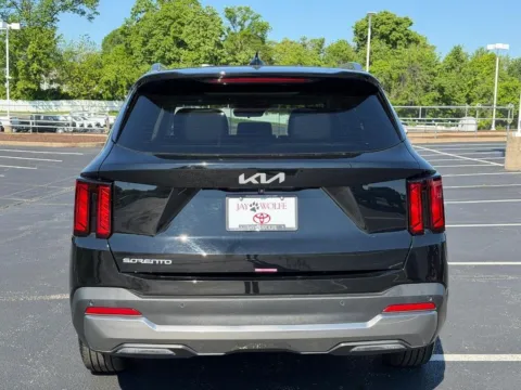 More photos of 2025 Kia Sorento S at Jay Wolfe Toyota of West County, MO