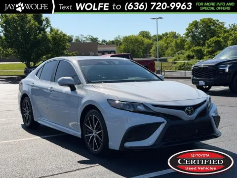 White 2023 Toyota Camry SE for sale in Ballwin, MO
