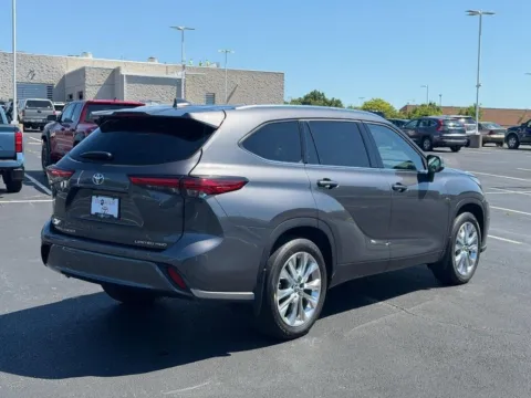 Another view of 2021 Toyota Highlander Limited for sale in Ballwin, MO at Jay Wolfe Toyota of West County