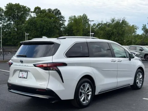 Another view of 2025 Toyota Sienna Limited for sale in Ballwin, MO at Jay Wolfe Toyota of West County