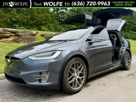 Silver 2020 Tesla Model X Long Range for sale in Ballwin, MO