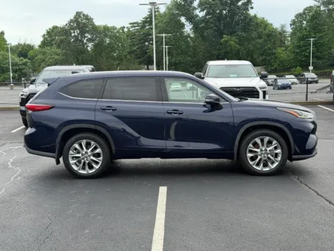 Photos of 2021 Toyota Highlander Limited for sale in Ballwin, MO at Jay Wolfe Toyota of West County
