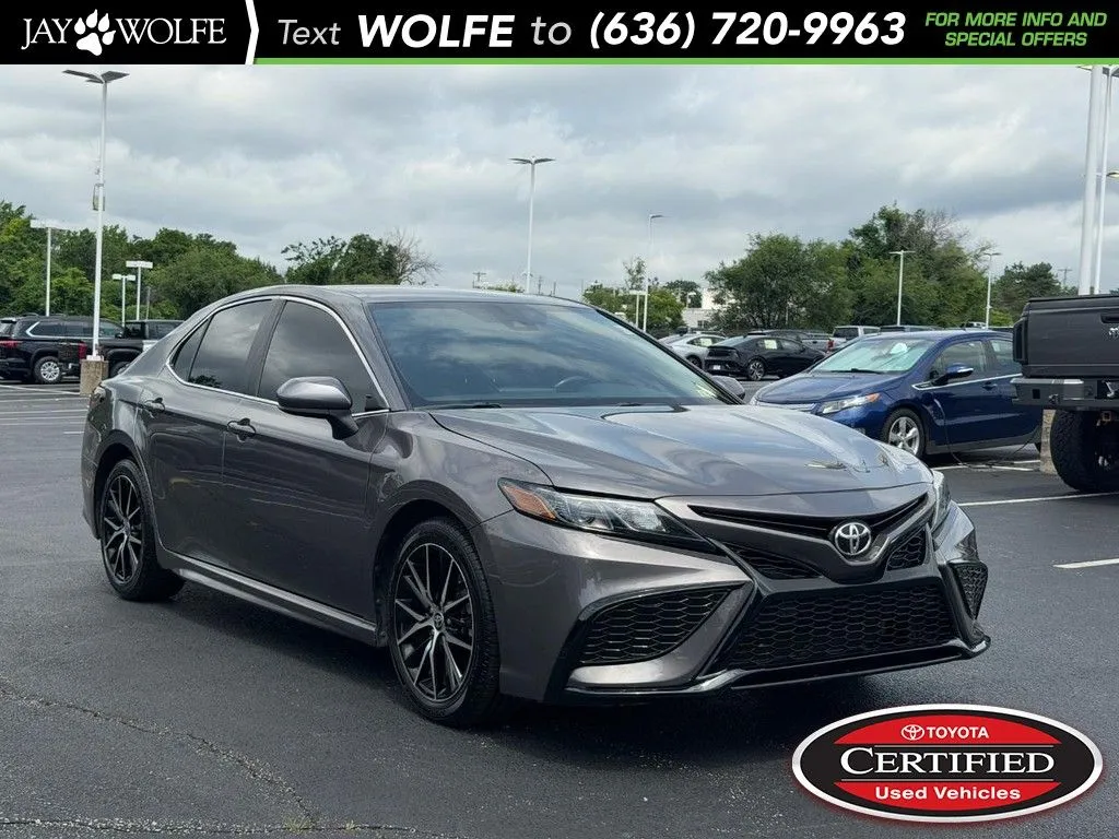 Gray 2021 Toyota Camry SE for sale in Ballwin, MO