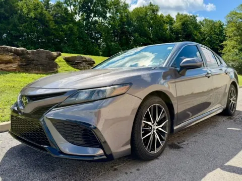 Gray 2021 Toyota Camry SE for sale in Ballwin, MO