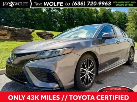 Gray 2021 Toyota Camry SE for sale in Ballwin, MO