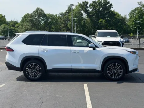 Photos of 2025 Toyota Grand Highlander Hybrid MAX Platinum for sale in Ballwin, MO at Jay Wolfe Toyota of West County