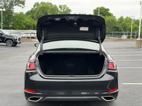 More photos of 2021 Lexus ES 350 at Jay Wolfe Toyota of West County, MO