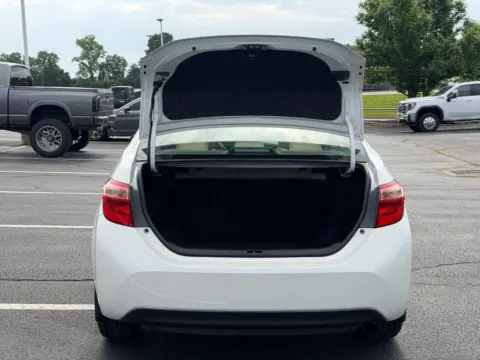 More photos of 2017 Toyota Corolla LE at Jay Wolfe Toyota of West County, MO