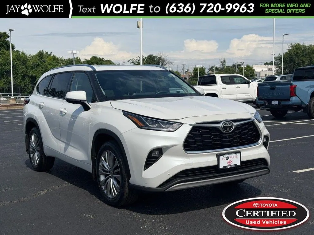 Unknown 2024 Toyota Highlander Platinum for sale in Ballwin, MO