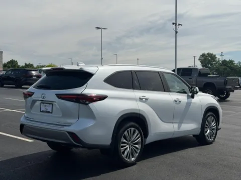 Another view of 2024 Toyota Highlander Platinum for sale in Ballwin, MO at Jay Wolfe Toyota of West County