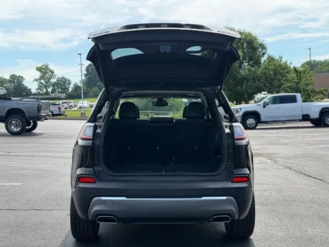 More photos of 2022 Jeep Cherokee Limited at Jay Wolfe Toyota of West County, MO