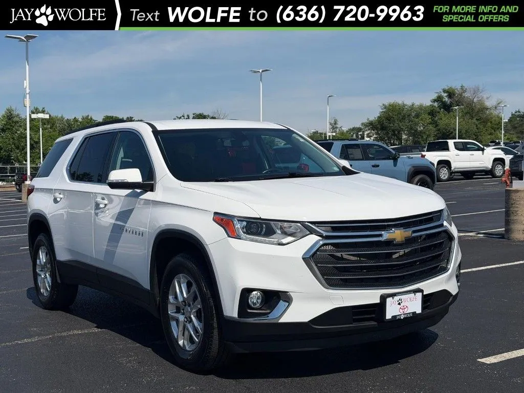 White 2021 Chevrolet Traverse LT for sale in Ballwin, MO