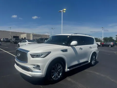 White 2023 INFINITI QX80 LUXE for sale in Ballwin, MO