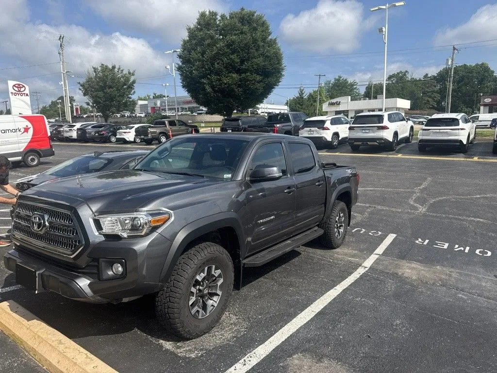 Gray 2017 Toyota Tacoma TRD Off-Road for sale in Ballwin, MO
