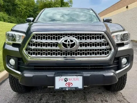 More photos of 2017 Toyota Tacoma TRD Off-Road at Jay Wolfe Toyota of West County, MO