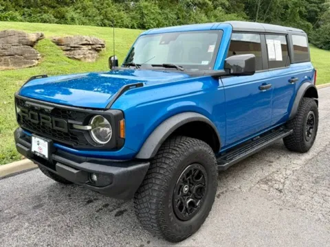 Blue 2024 Ford Bronco Big Bend for sale in Ballwin, MO