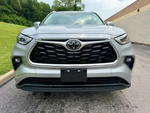 More photos of 2023 Toyota Highlander Limited at Jay Wolfe Toyota of West County, MO