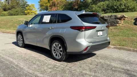 Photos of 2023 Toyota Highlander Limited for sale in Ballwin, MO at Jay Wolfe Toyota of West County