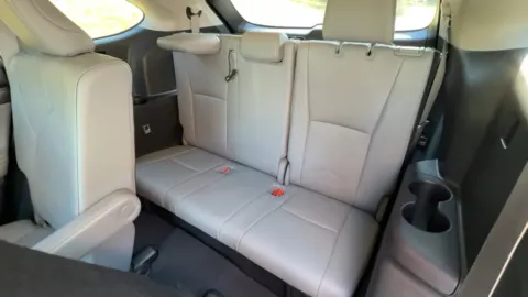 More photos of 2023 Toyota Highlander Limited at Jay Wolfe Toyota of West County, MO