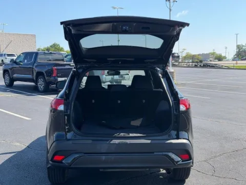 More photos of 2024 Toyota Corolla Cross Hybrid SE at Jay Wolfe Toyota of West County, MO
