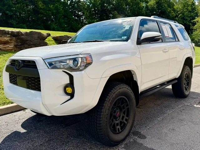 White 2023 Toyota 4Runner SR5 Premium for sale in Ballwin, MO