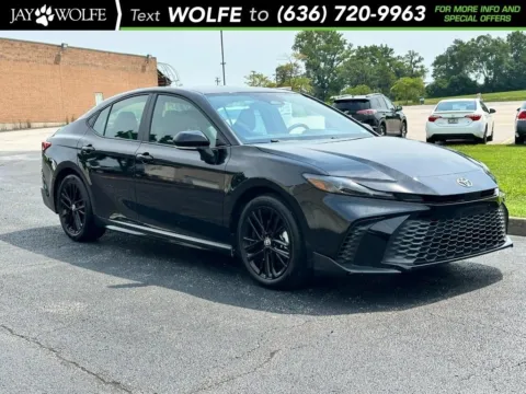 Black 2025 Toyota Camry SE for sale in Ballwin, MO