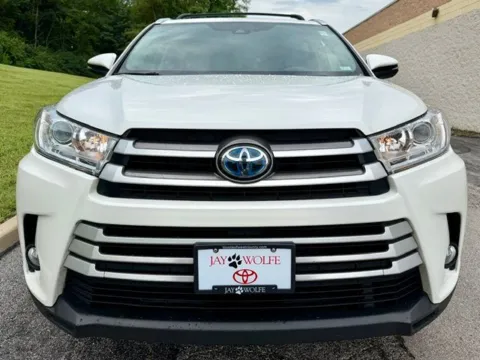 More photos of 2019 Toyota Highlander Hybrid XLE at Jay Wolfe Toyota of West County, MO
