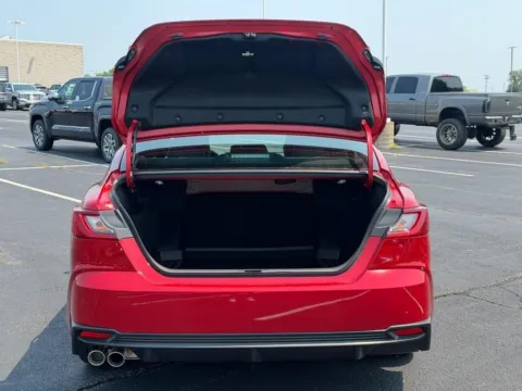 More photos of 2026 Toyota Camry SE at Jay Wolfe Toyota of West County, MO