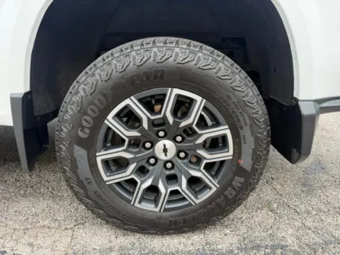 More photos of 2023 Chevrolet Colorado Z71 at Jay Wolfe Toyota of West County, MO