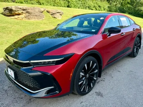 Photos of 2025 Toyota Crown Platinum for sale in Ballwin, MO at Jay Wolfe Toyota of West County