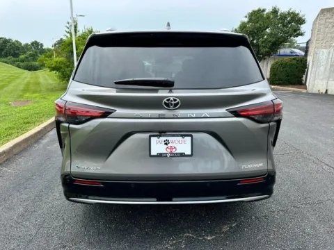 More photos of 2026 Toyota Sienna Platinum at Jay Wolfe Toyota of West County, MO