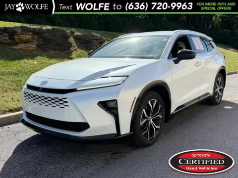 White 2025 Toyota Crown Signia XLE for sale in Ballwin, MO
