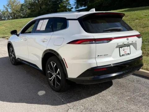 Another view of 2025 Toyota Crown Signia XLE for sale in Ballwin, MO at Jay Wolfe Toyota of West County