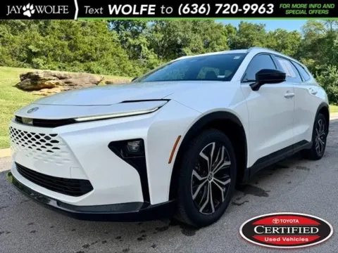 White 2025 Toyota Crown Signia XLE for sale in Ballwin, MO