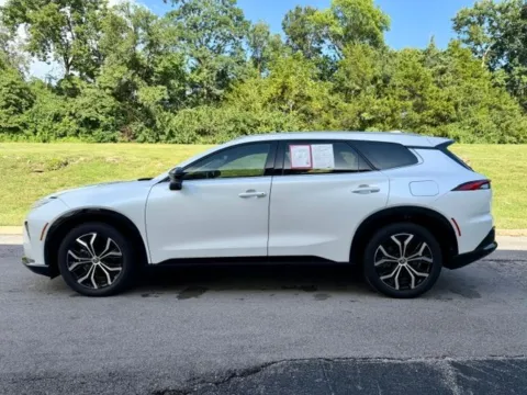 Another view of 2025 Toyota Crown Signia XLE for sale in Ballwin, MO at Jay Wolfe Toyota of West County
