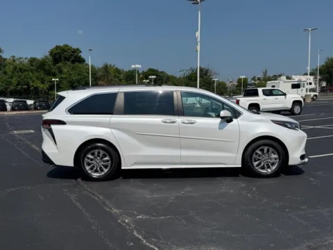 Photos of 2026 Toyota Sienna XLE for sale in Ballwin, MO at Jay Wolfe Toyota of West County