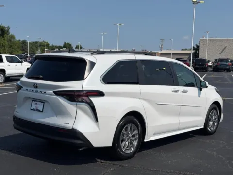 Another view of 2026 Toyota Sienna XLE for sale in Ballwin, MO at Jay Wolfe Toyota of West County