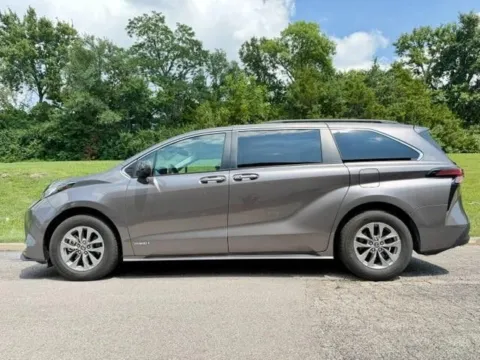 Photos of 2021 Toyota Sienna XLE for sale in Ballwin, MO at Jay Wolfe Toyota of West County