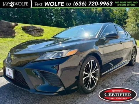 Black 2020 Toyota Camry SE for sale in Ballwin, MO