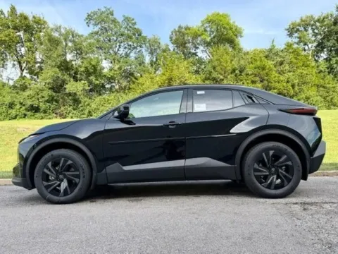 More photos of 2026 Toyota C-HR SE at Jay Wolfe Toyota of West County, MO