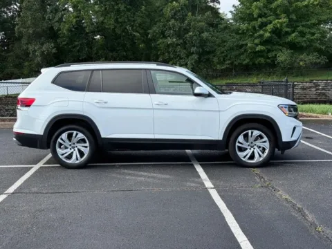 Photos of 2023 Volkswagen Atlas 3.6L V6 SE w/Technology for sale in Ballwin, MO at Jay Wolfe Toyota of West County