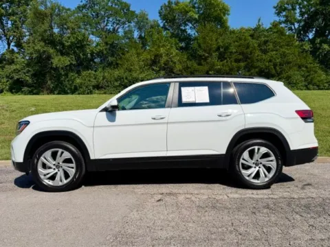 Another view of 2023 Volkswagen Atlas 3.6L V6 SE w/Technology for sale in Ballwin, MO at Jay Wolfe Toyota of West County