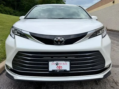 More photos of 2026 Toyota Sienna Limited at Jay Wolfe Toyota of West County, MO