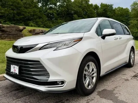 Photos of 2026 Toyota Sienna Limited for sale in Ballwin, MO at Jay Wolfe Toyota of West County