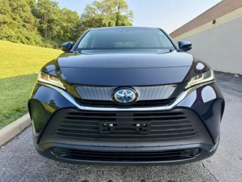 More photos of 2024 Toyota Venza LE at Jay Wolfe Toyota of West County, MO