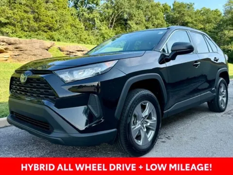 Black 2022 Toyota RAV4 Hybrid LE for sale in Ballwin, MO