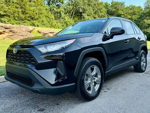 Black 2022 Toyota RAV4 Hybrid LE for sale in Ballwin, MO