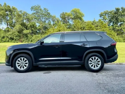 Another view of 2025 Toyota Grand Highlander XLE for sale in Ballwin, MO at Jay Wolfe Toyota of West County